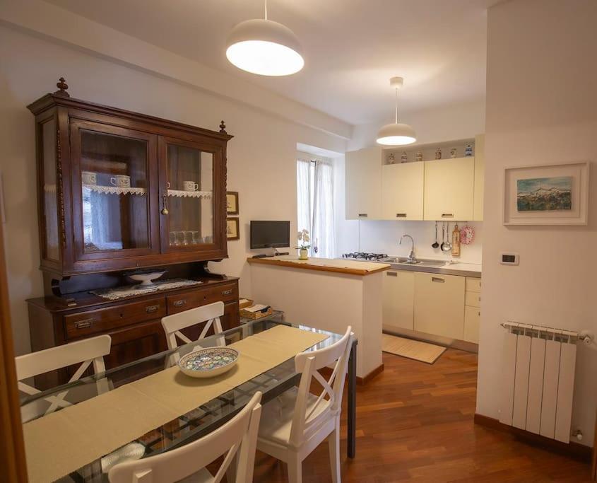 Dimora Al Colosseo, 2 Bedrooms Rom Exterior foto